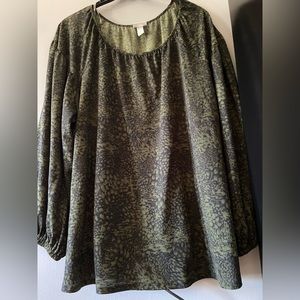 Balloon sleeve women’s shirt!